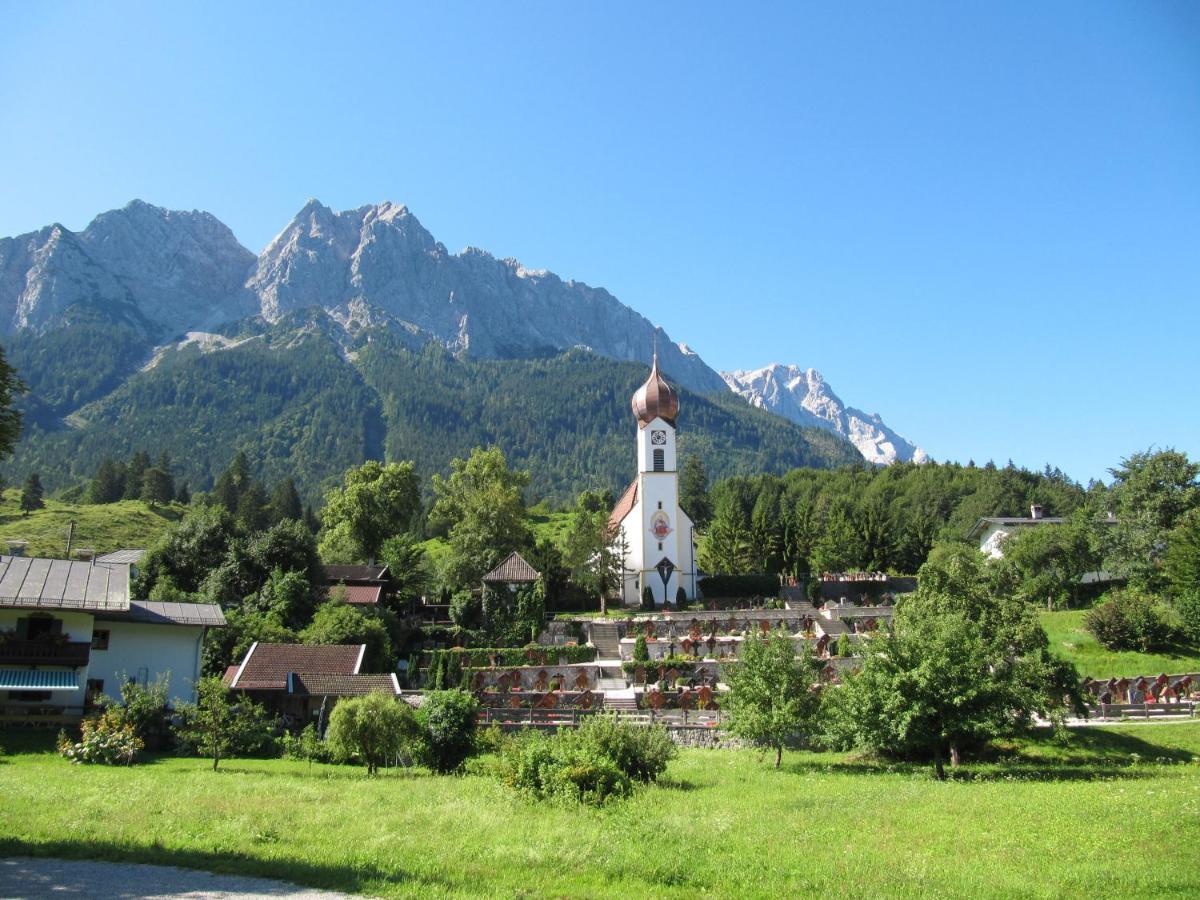 Bayern Resort Hotel - Adults Only - Mit Zugspitzblick - Eibsee-Naehe - Wellnessbereich - Naturpool Im Sommer Grainau Exterior photo