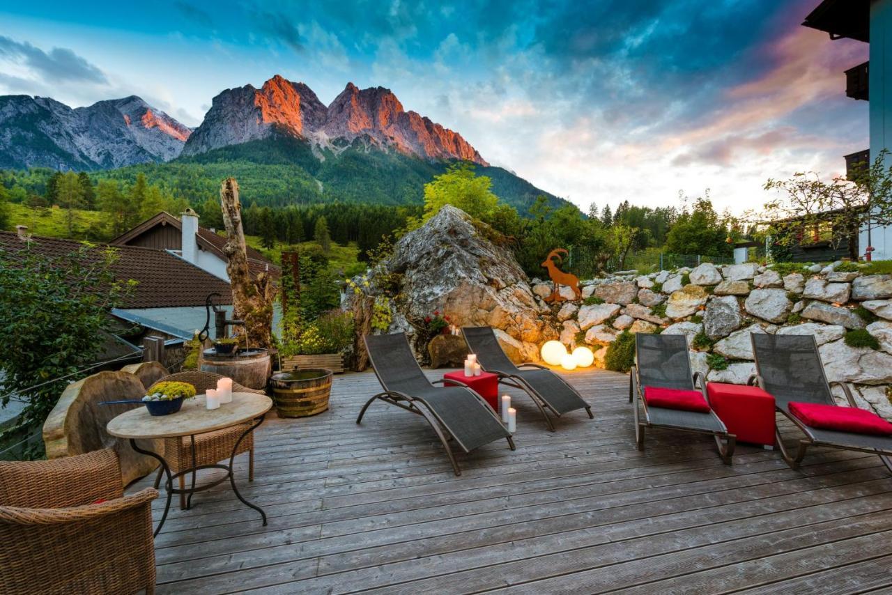 Bayern Resort Hotel - Adults Only - Mit Zugspitzblick - Eibsee-Naehe - Wellnessbereich - Naturpool Im Sommer Grainau Exterior photo
