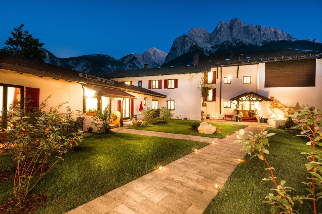 Bayern Resort Hotel - Adults Only - Mit Zugspitzblick - Eibsee-Naehe - Wellnessbereich - Naturpool Im Sommer Grainau Exterior photo