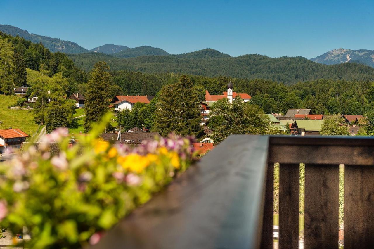 Bayern Resort Hotel - Adults Only - Mit Zugspitzblick - Eibsee-Naehe - Wellnessbereich - Naturpool Im Sommer Grainau Exterior photo